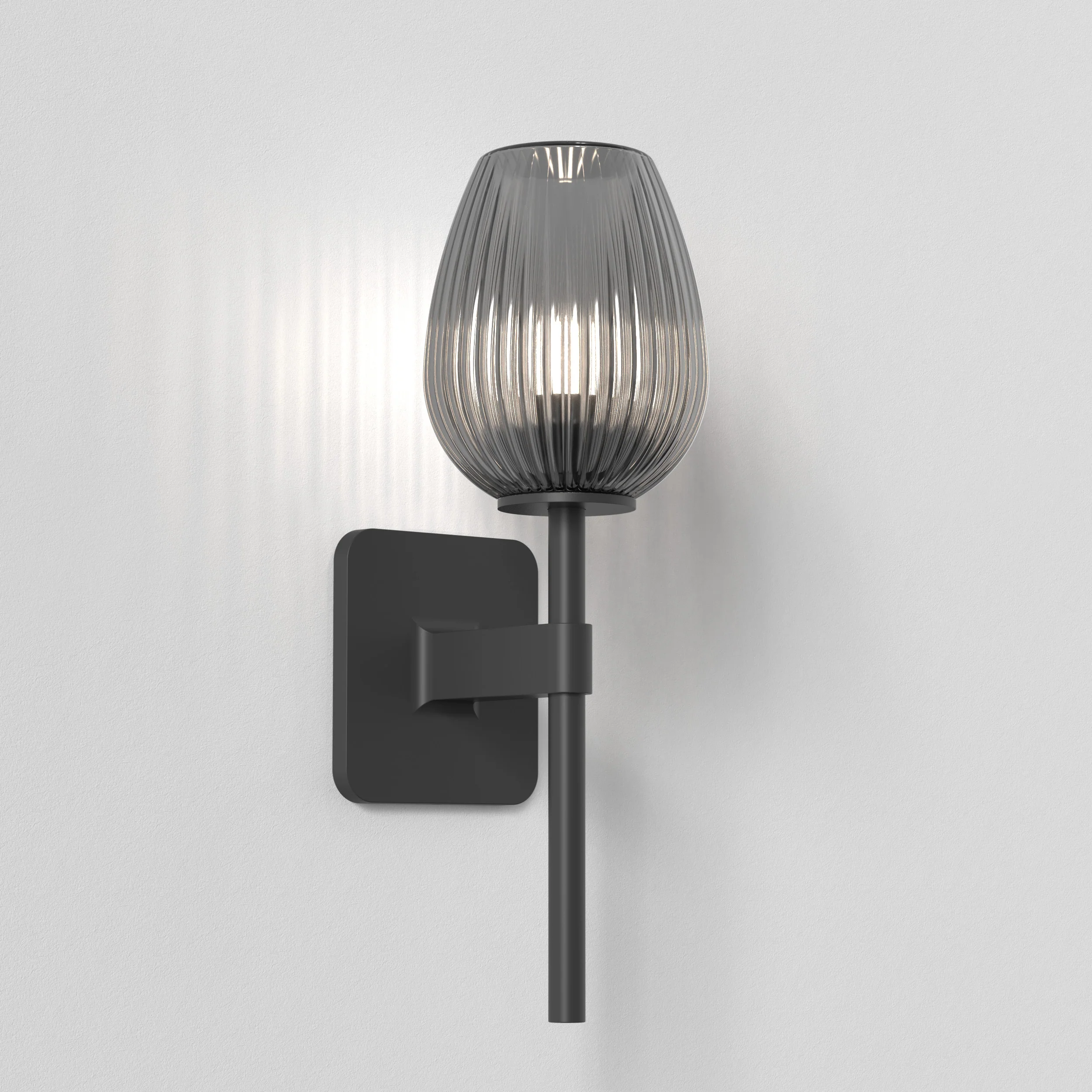 Tacoma Tulip Ribbed Glass - Image 15
