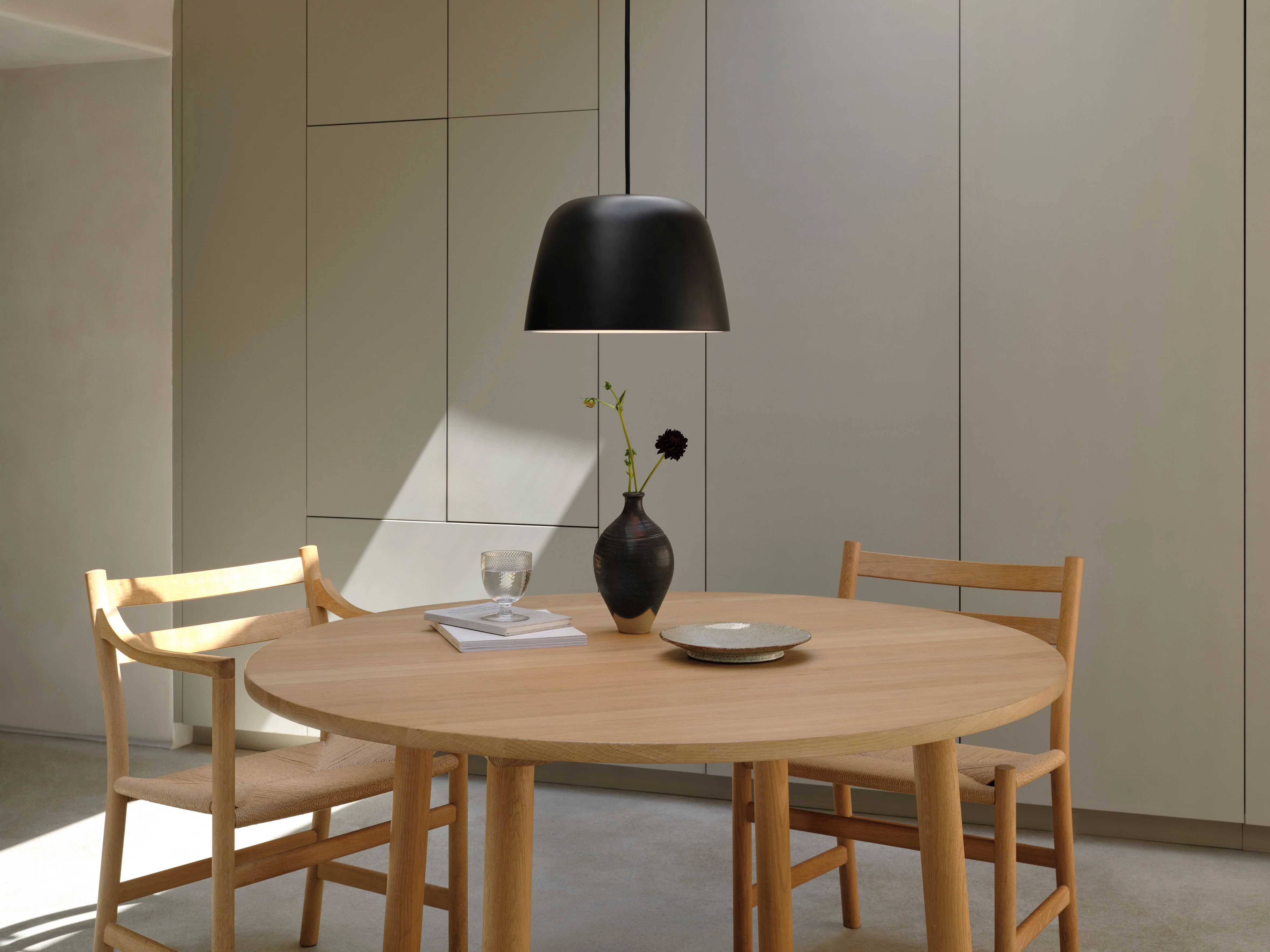 Taiko Pendant Indoor Pedant in Matt Black/Matt White - Image 4