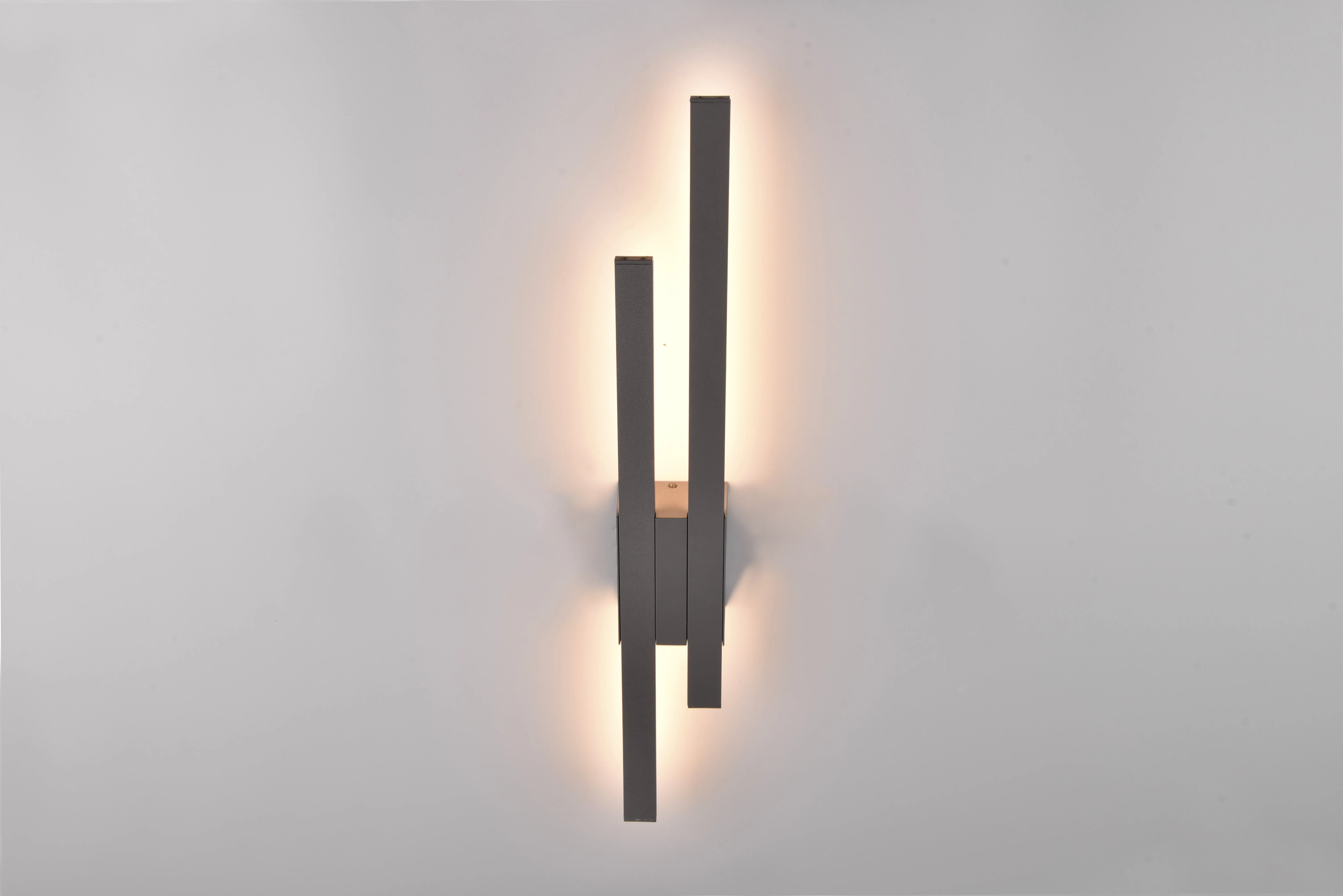 Tawa Anthracite IP54 Outdoor LED Wall Light - Image 8