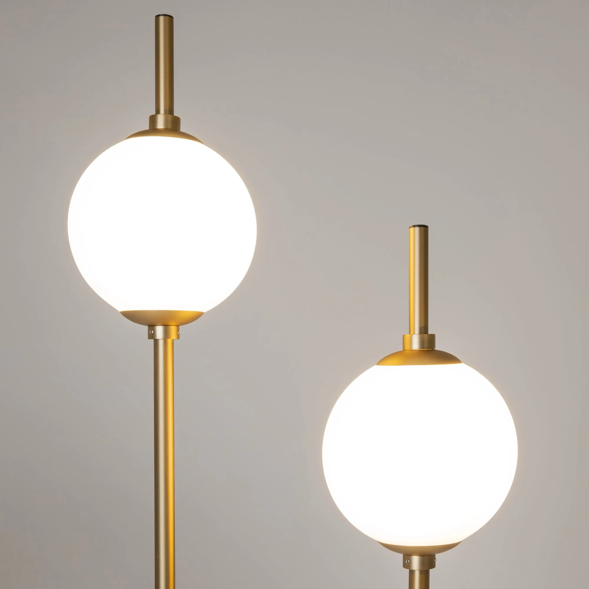 The Sixth Sense Floor lamp Integrated LED - Black & White/Brass & White Finish - Image 16