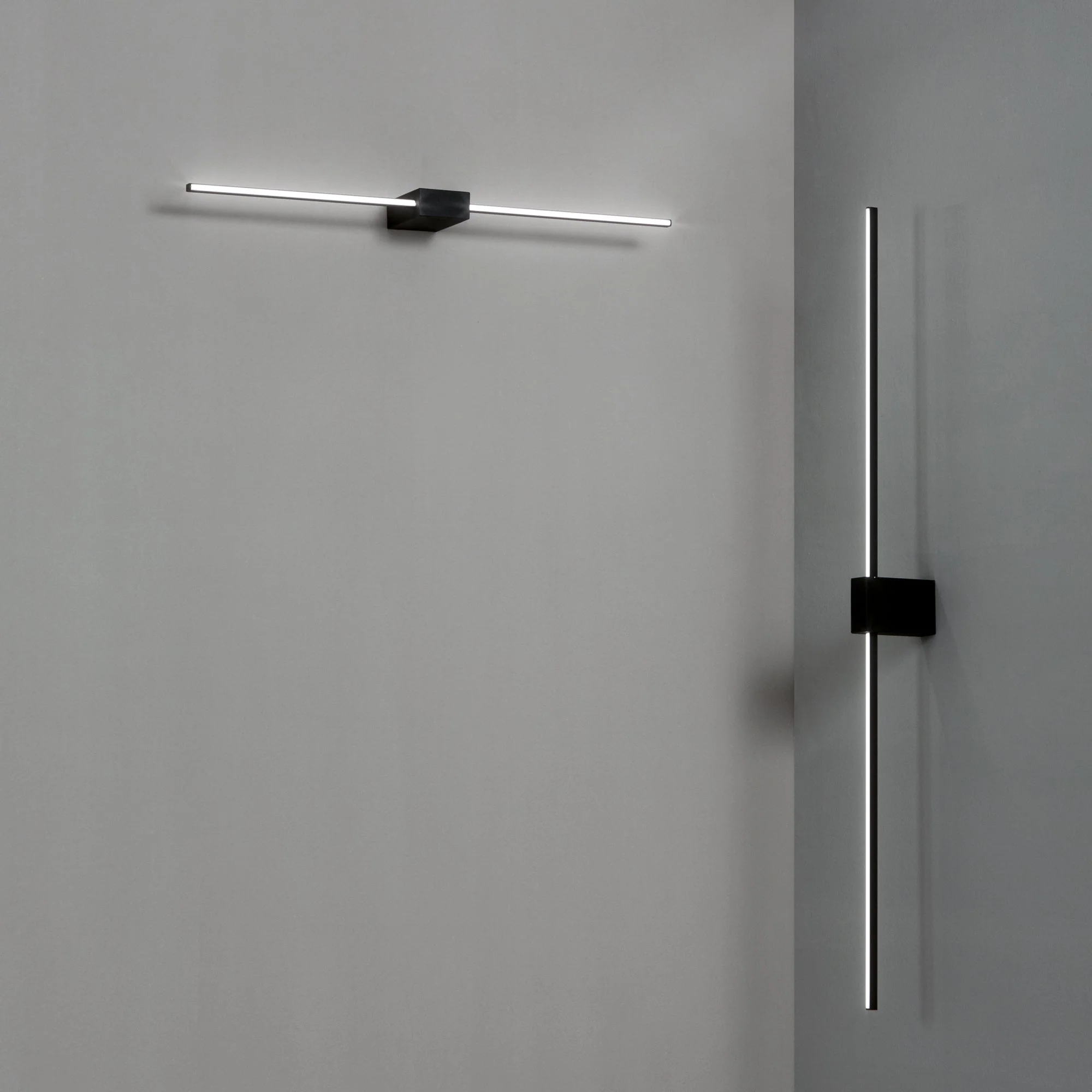 Theo LED Wall Light - Black/White - Image 5
