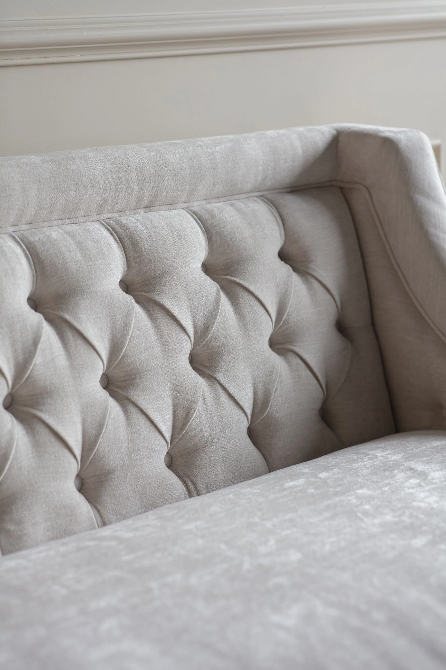 Theodore Buttoned Sofa - Various Colours - Image 7