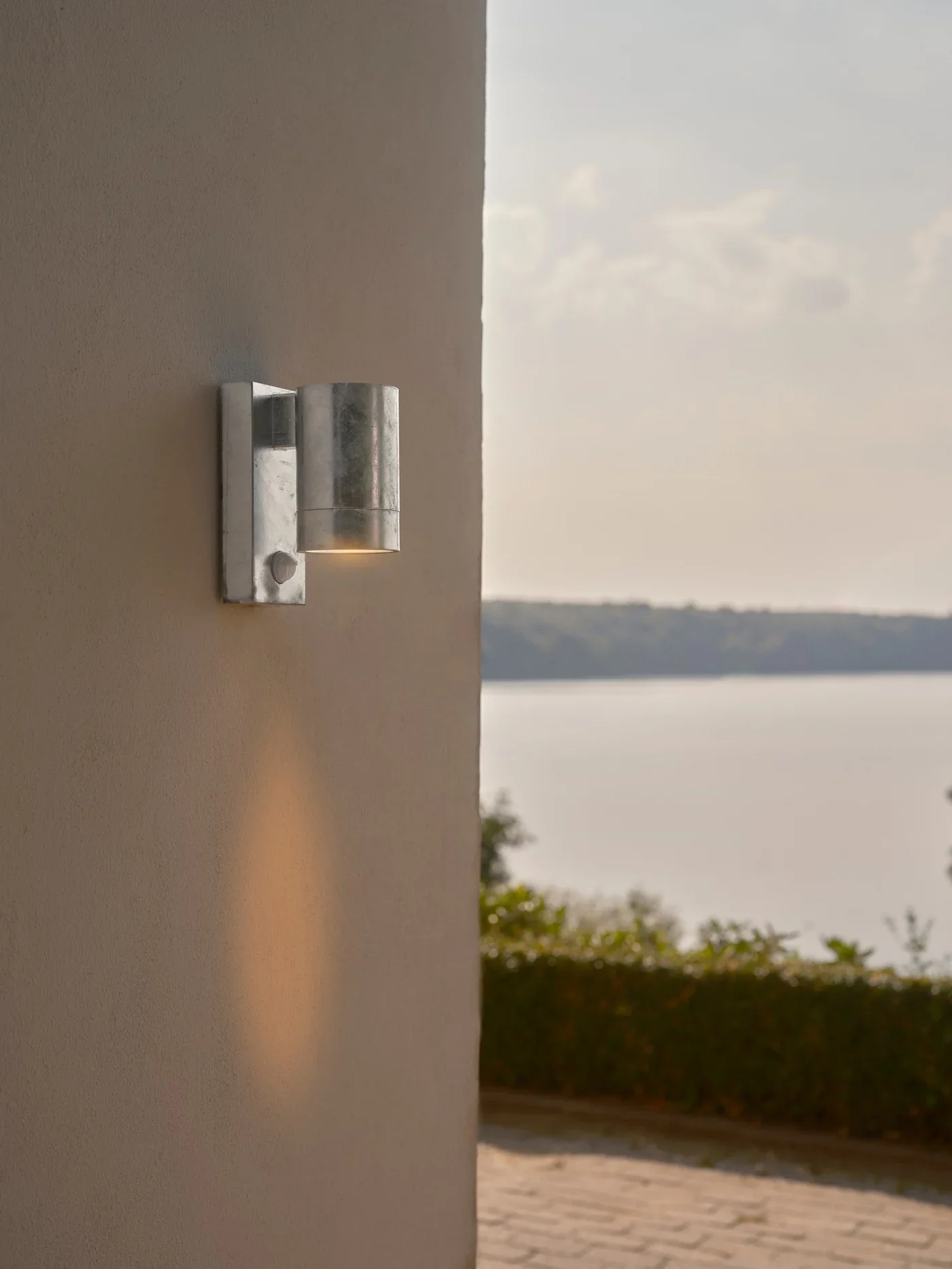 Tin Maxi Motion Sensor Light- Various Colours - Image 9