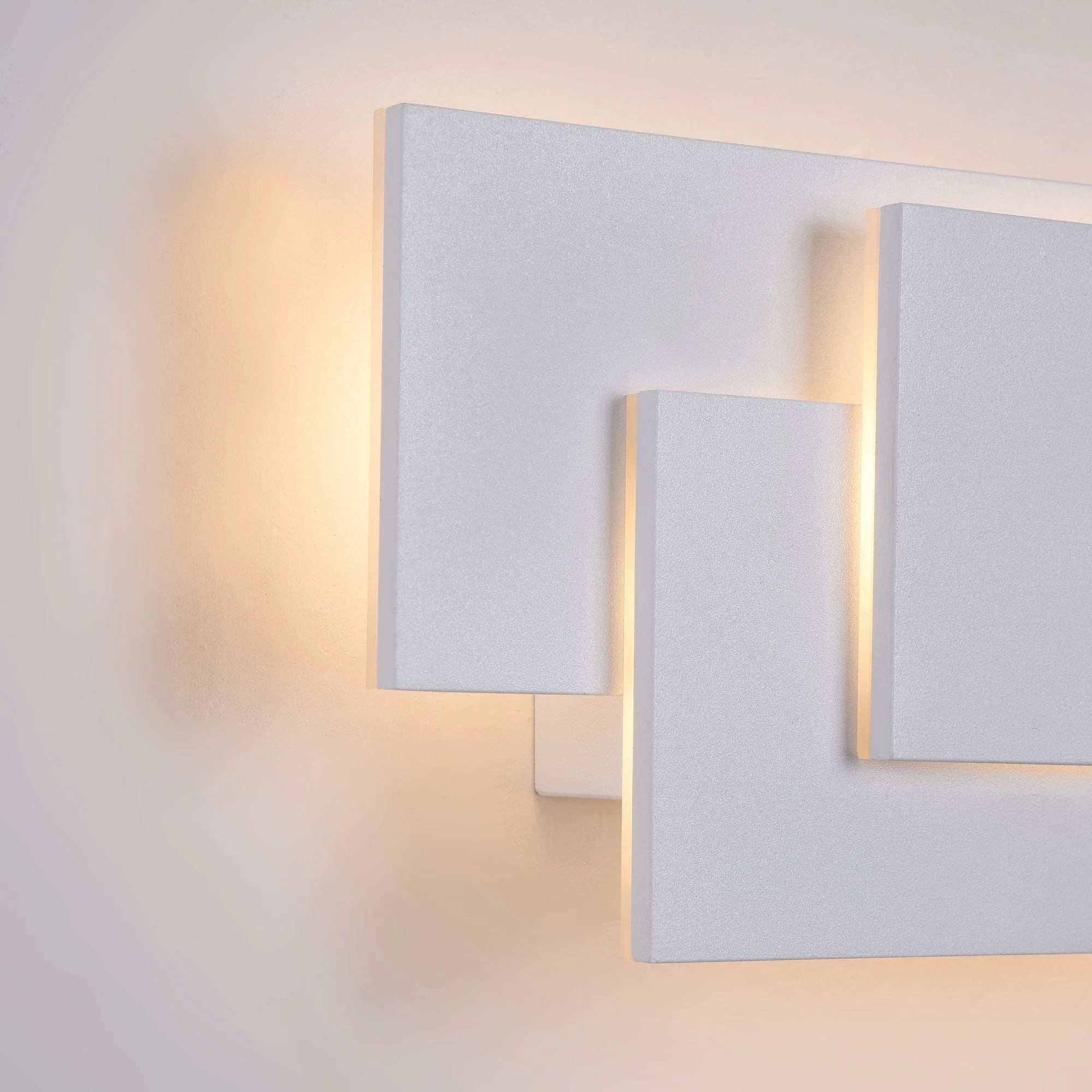 Trame Indoor LED Wall Light  - White Finish - Image 5