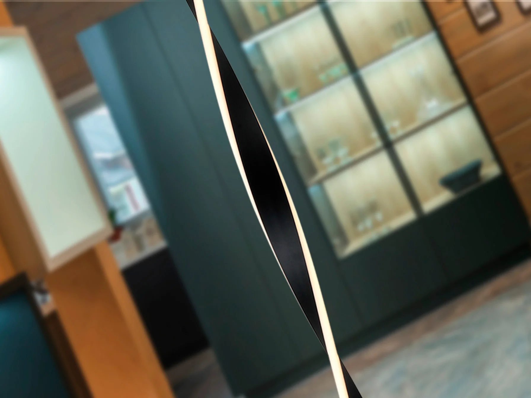 Twist  Floor Lamp- Black - Image 3