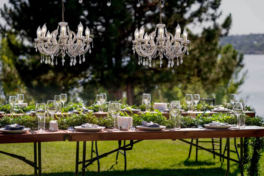 Utah Outdoor 8Lt Pendant - Gold & Crystal - Image 5