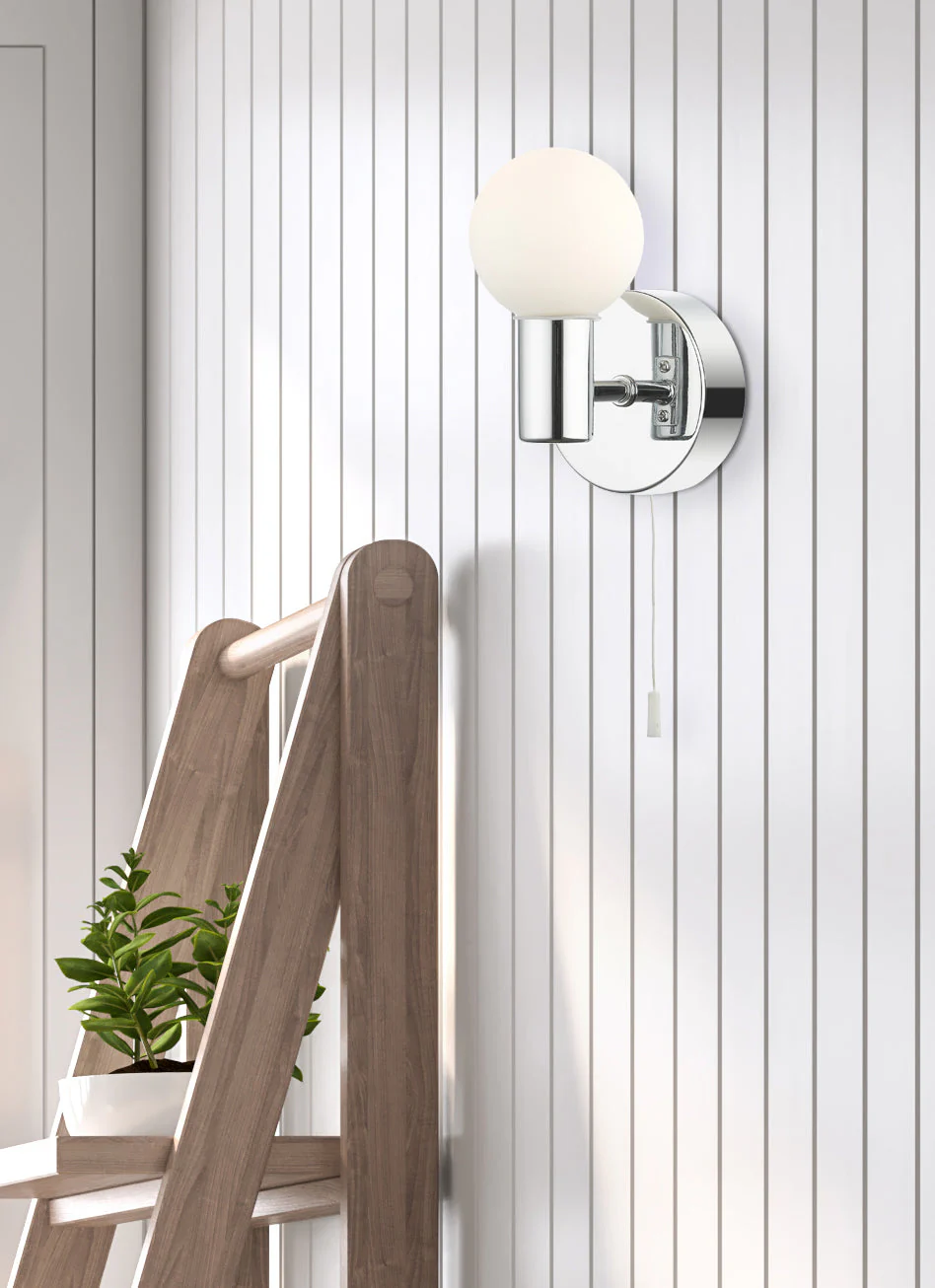 Vanity 1Lt Wall Light IP44 - Polished Chrome/Matt Black - Image 2