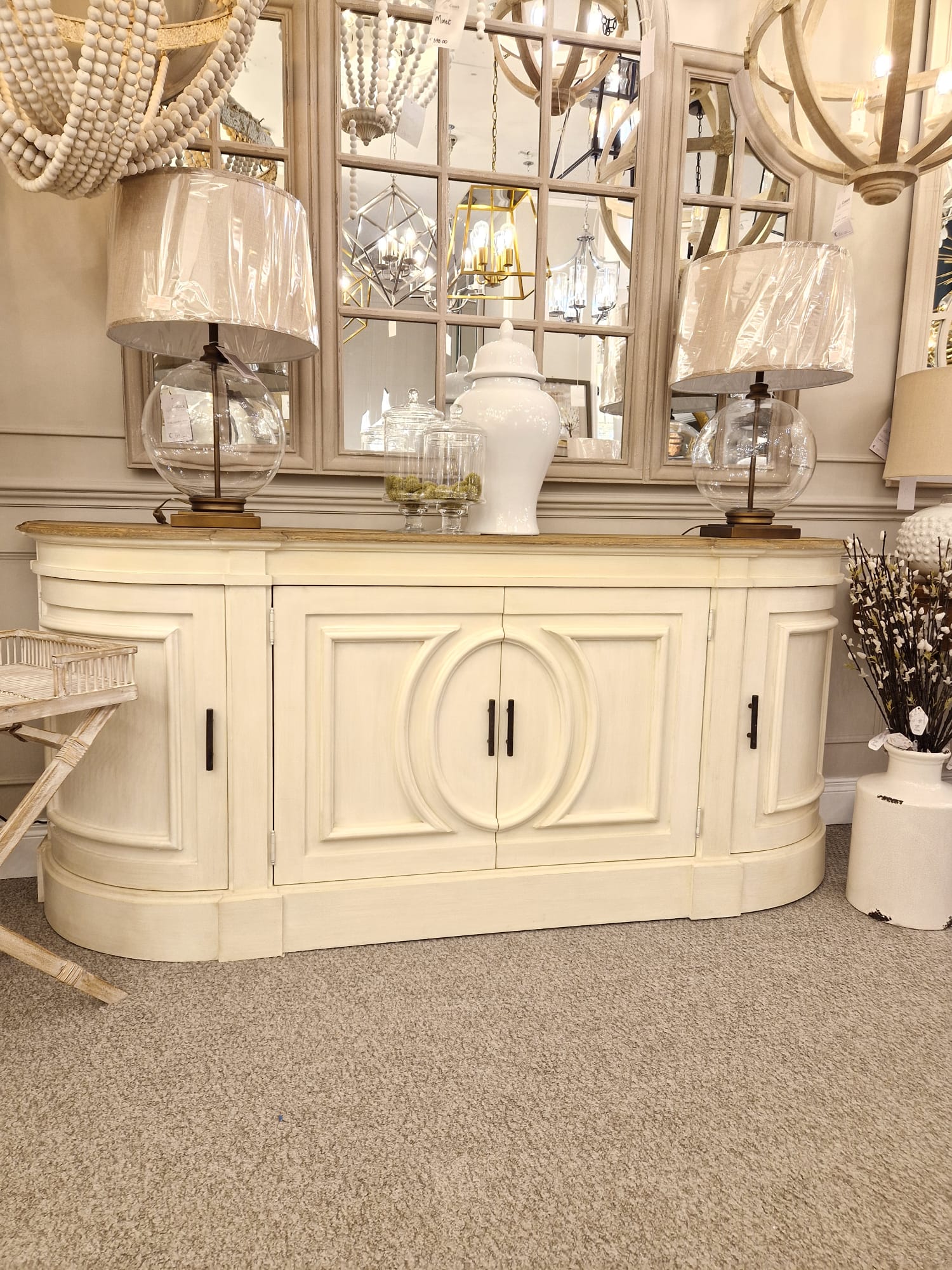 Venicci 4 Door Curved Sideboard - Image 5
