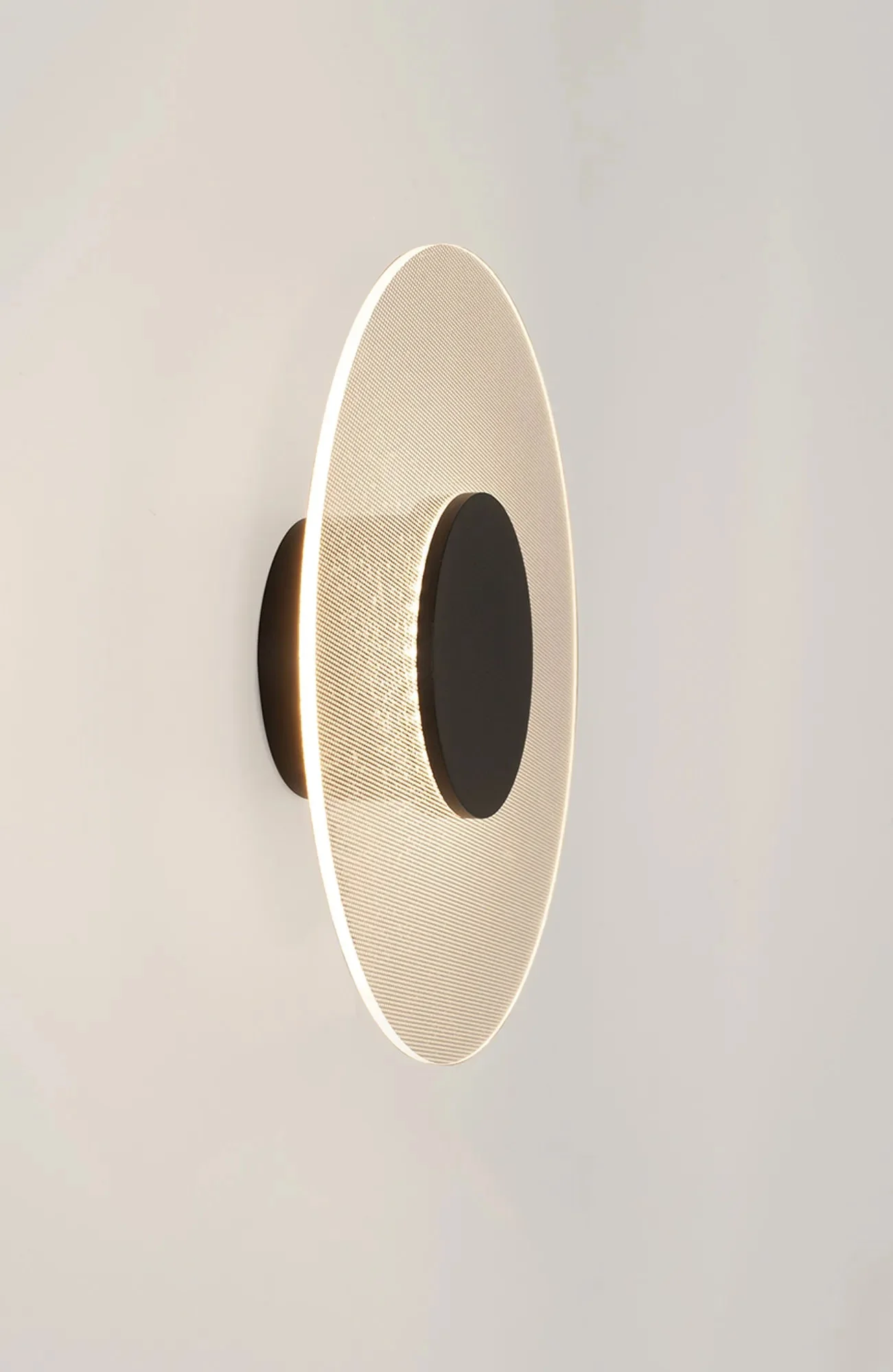 Venus LED Wall Lamp - Black/Gold/White - Image 2