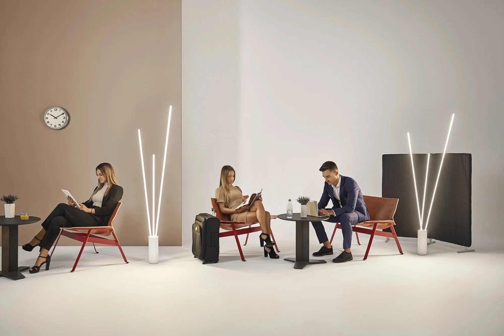Mantra Vertical 2Lt/ 3Lt Floor Lamp- White/Black Finishes - Image 6