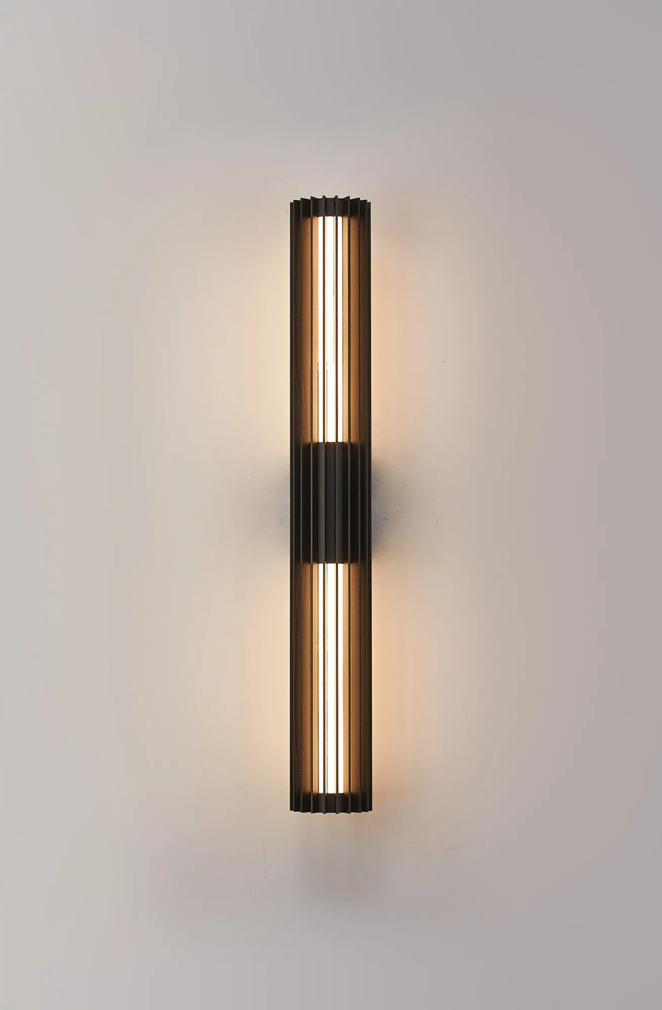 Vidal 9W/18W/22W Wall Light- Black Finish - Image 10