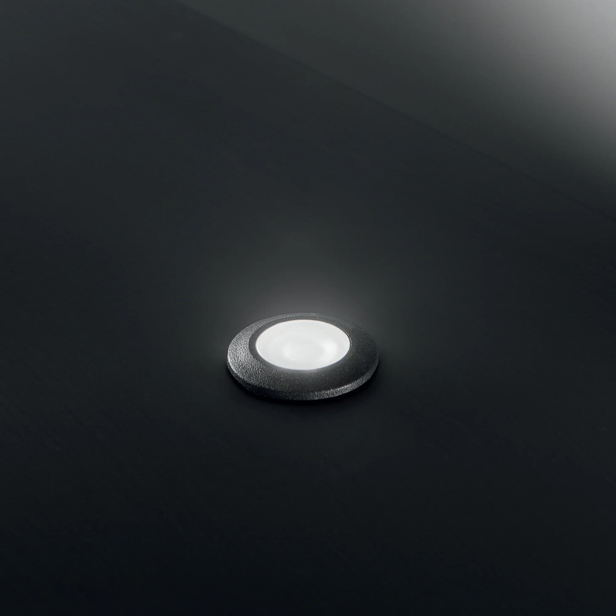 Way 3000k Wide Ground Recessed Light - Image 3
