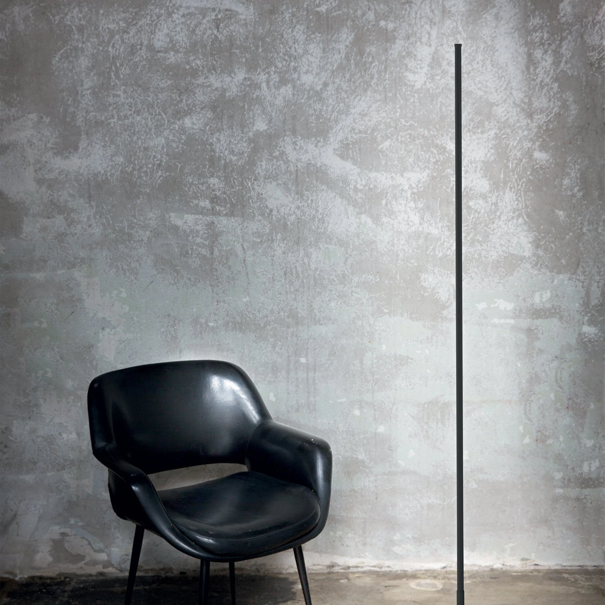 Yoko LED Floor Lamp - Black/White Finish - Image 3